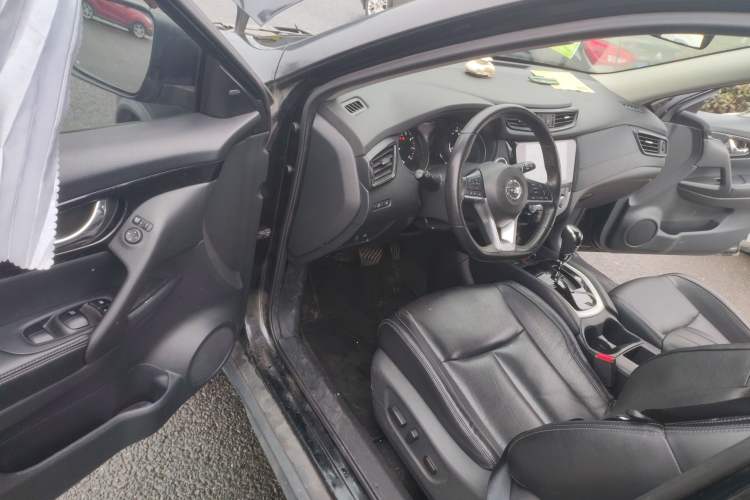 Used Nissan X-Trail 2019 2.0L CVT Smart Connect Comfort Edition 2WD Driver Seat