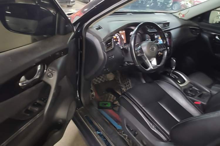 Used Nissan X-Trail 2019 2.0L CVT Smart Connect Comfort Edition 2WD Driver Seat