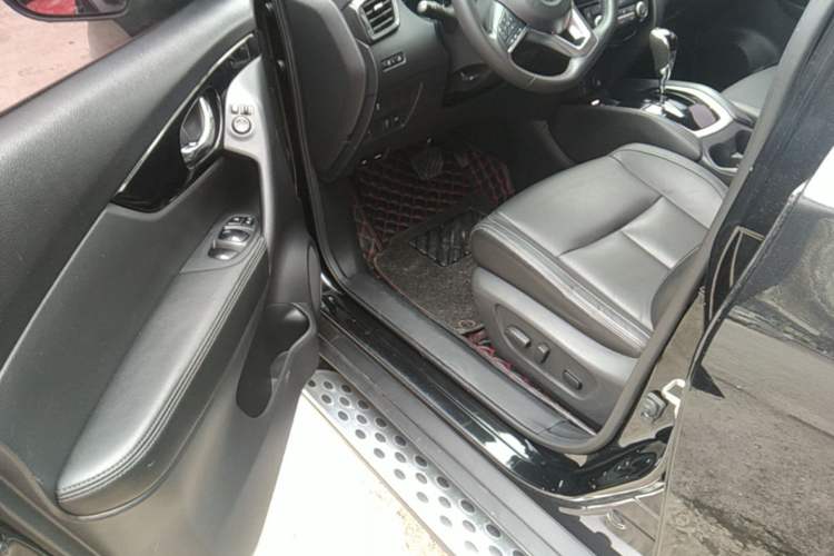 Used Nissan X-Trail 2019 2.0L CVT Comfort Edition 2WD Driver Seat