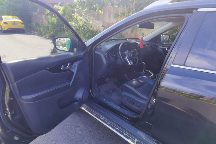 Used Nissan X-Trail 2019 2.0L CVT Smart Connect Comfort Edition 2WD Driver Seat