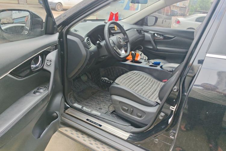 Used Nissan X-Trail 2019 2.0L CVT Smart Connect Comfort Edition 2WD Driver Seat
