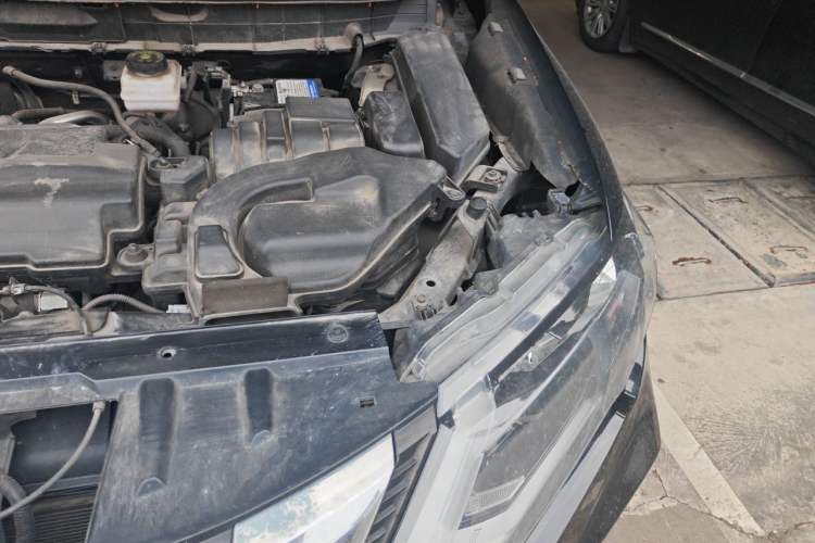 Used Nissan X-Trail 2019 2.0L CVT Comfort Edition 2WD Engine Bay Left