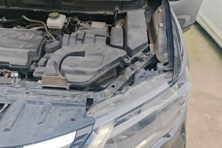 Used Nissan X-Trail 2019 2.0L CVT Smart Connect Comfort Edition 2WD Engine Bay Left