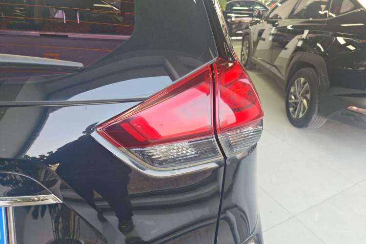 Used Nissan X-Trail 2019 2.0L CVT Smart Connect Comfort Edition 2WD Exterior 3