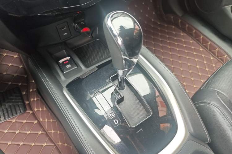 Used Nissan X-Trail 2019 2.0L CVT Smart Connect Comfort Edition 2WD Gear Lever