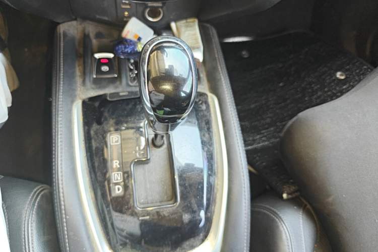 Used Nissan X-Trail 2019 2.0L CVT Comfort Edition 2WD Gear Lever