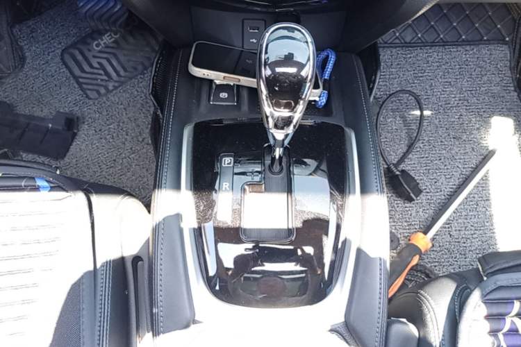Used Nissan X-Trail 2019 2.0L CVT Smart Connect Comfort Edition 2WD Gear Lever