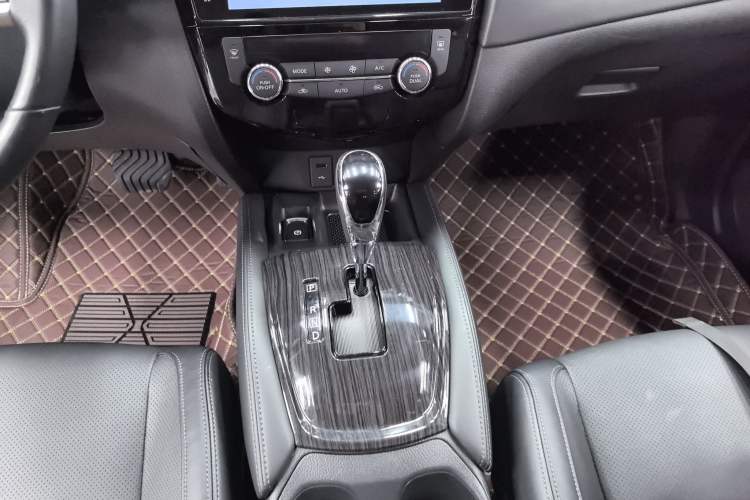 Used Nissan X-Trail 2019 2.0L CVT Smart Connect Comfort Edition 2WD Gear Lever