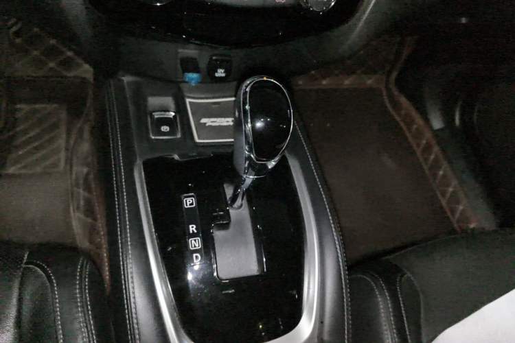 Used Nissan X-Trail 2019 2.0L CVT Smart Connect Comfort Edition 2WD Gear Lever