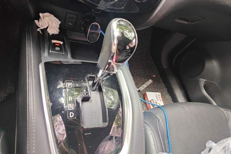 Used Nissan X-Trail 2019 2.0L CVT Smart Connect Comfort Edition 2WD Gear Lever