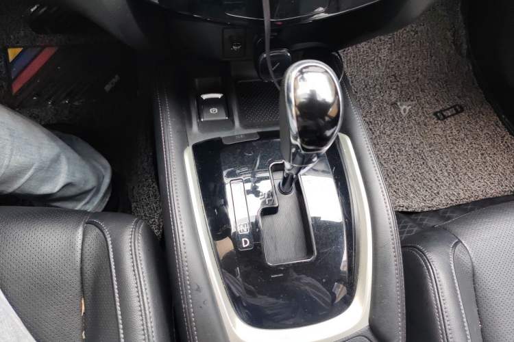 Used Nissan X-Trail 2019 2.0L CVT Comfort Edition 2WD Gear Lever