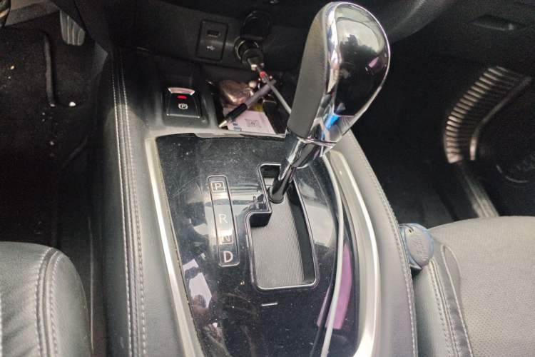 Used Nissan X-Trail 2019 2.0L CVT Comfort Edition 2WD Gear Lever