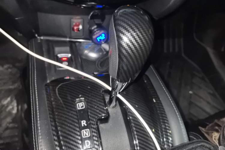 Used Nissan X-Trail 2019 2.5L CVT Smart Connect Luxury Edition 4WD Gear Lever