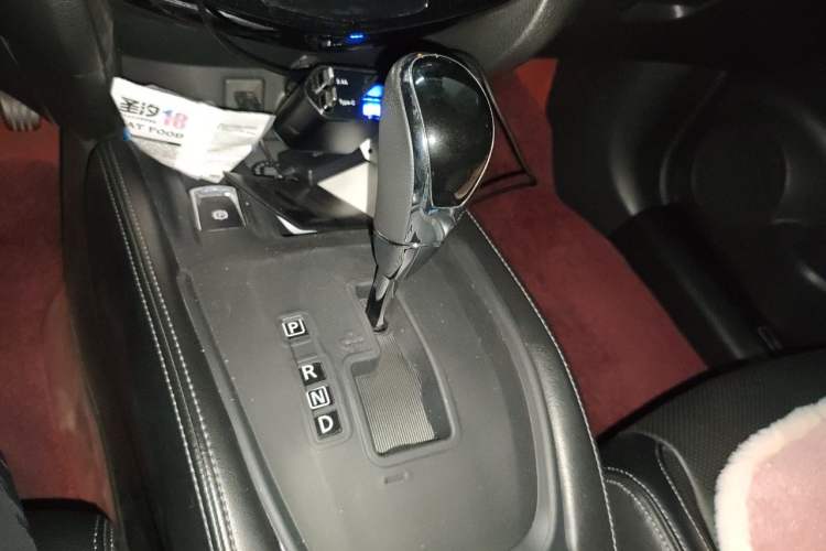 Used Nissan X-Trail 2019 2.0L CVT Smart Connect Comfort Edition 2WD Gear Lever