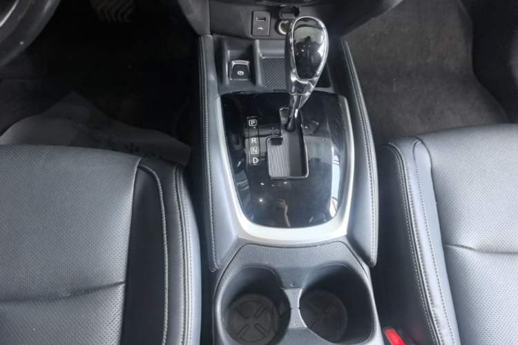 Used Nissan X-Trail 2019 2.0L CVT Smart Connect Comfort Edition 2WD Gear Lever