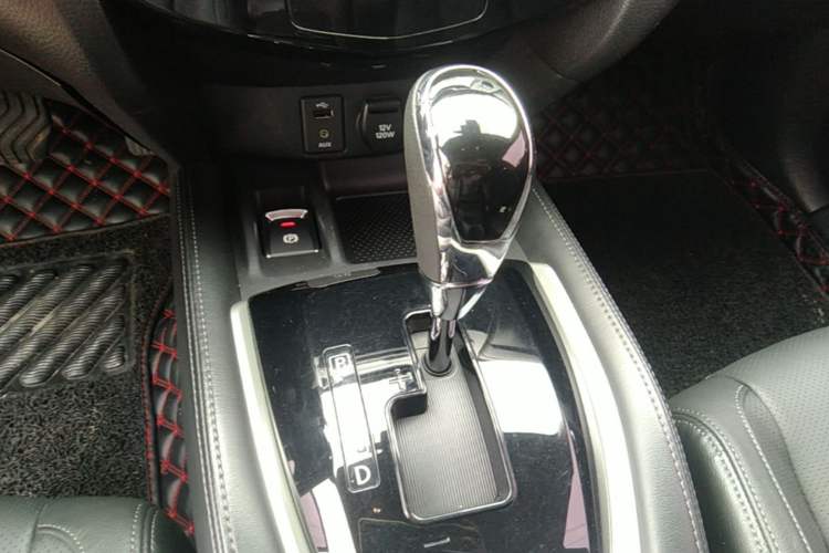 Used Nissan X-Trail 2019 2.0L CVT Comfort Edition 2WD Gear Lever