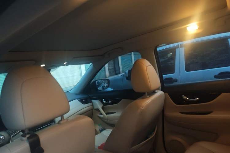 Used Nissan X-Trail 2019 2.0L CVT Smart Connect Comfort Edition 2WD Headliner