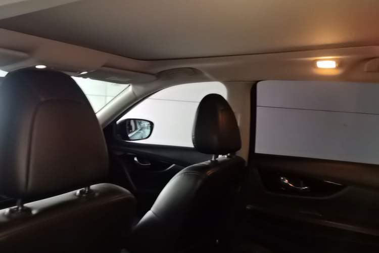 Used Nissan X-Trail 2019 2.0L CVT Smart Connect Comfort Edition 2WD Headliner