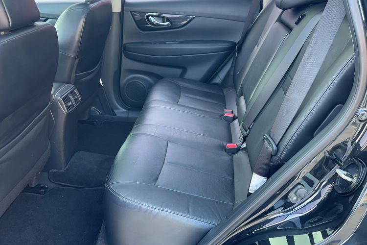 Used Nissan X-Trail 2019 2.5L CVT Smart Connect Luxury Edition 4WD Interior 2