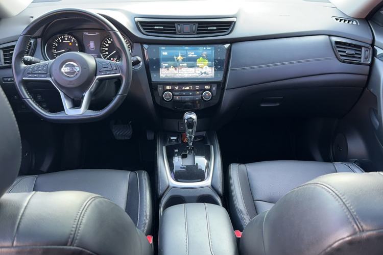 Used Nissan X-Trail 2019 2.5L CVT Smart Connect Luxury Edition 4WD Interior 3