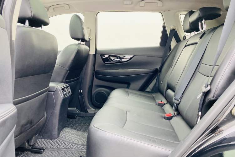 Used Nissan X-Trail 2019 2.0L CVT Smart Connect Comfort Edition 2WD Interior 4