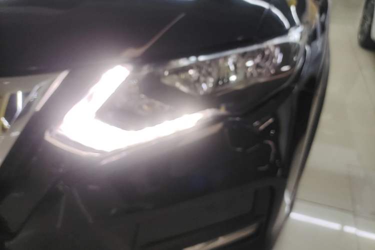 Used Nissan X-Trail 2019 2.0L CVT Smart Connect Comfort Edition 2WD Left Front Headlight
