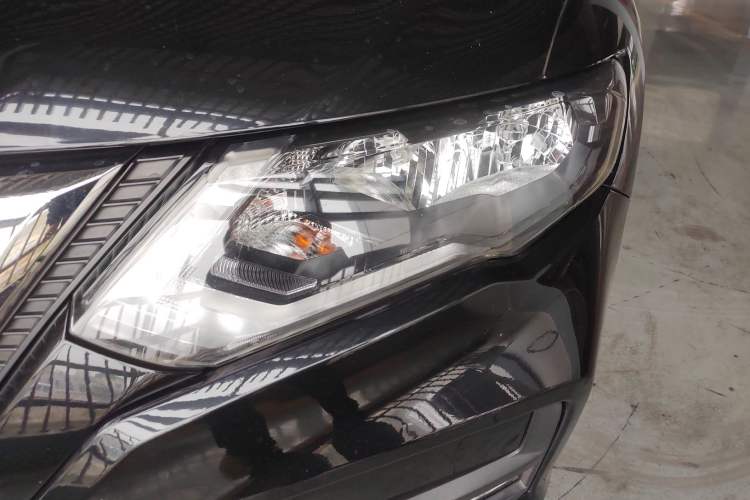 Used Nissan X-Trail 2019 2.0L CVT Smart Connect Comfort Edition 2WD Left Front Headlight