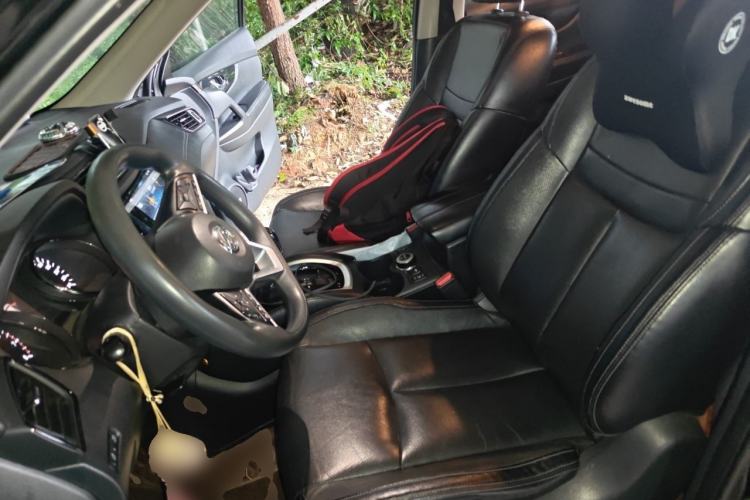 Used Nissan X-Trail 2019 2.5L CVT Smart Connect Leading Edition 4WD Left Front Seat