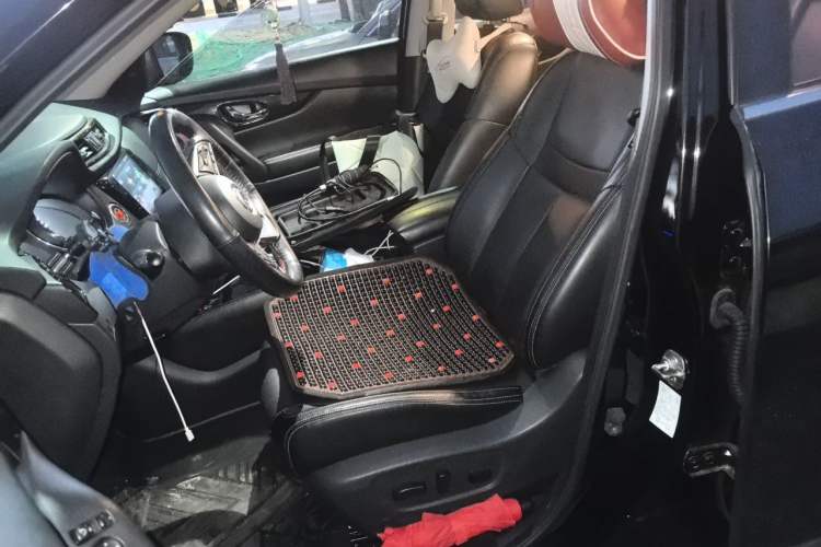 Used Nissan X-Trail 2019 2.5L CVT Smart Connect Luxury Edition 4WD Left Front Seat