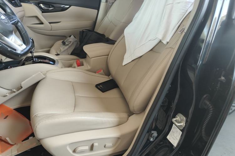 Used Nissan X-Trail 2019 2.0L CVT Smart Connect Comfort Edition 2WD Left Front Seat