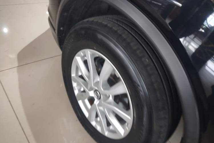 Used Nissan X-Trail 2019 2.0L CVT Smart Connect Comfort Edition 2WD Left Front Wheel Hub