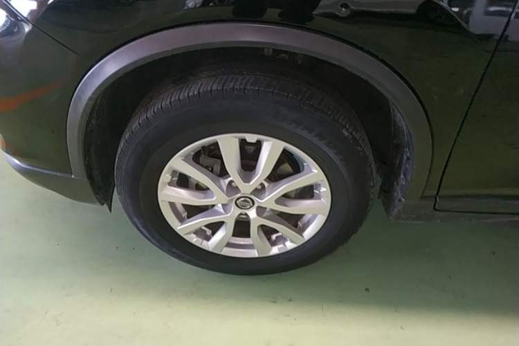 Used Nissan X-Trail 2019 2.0L CVT Smart Connect Comfort Edition 2WD Left Front Wheel Hub