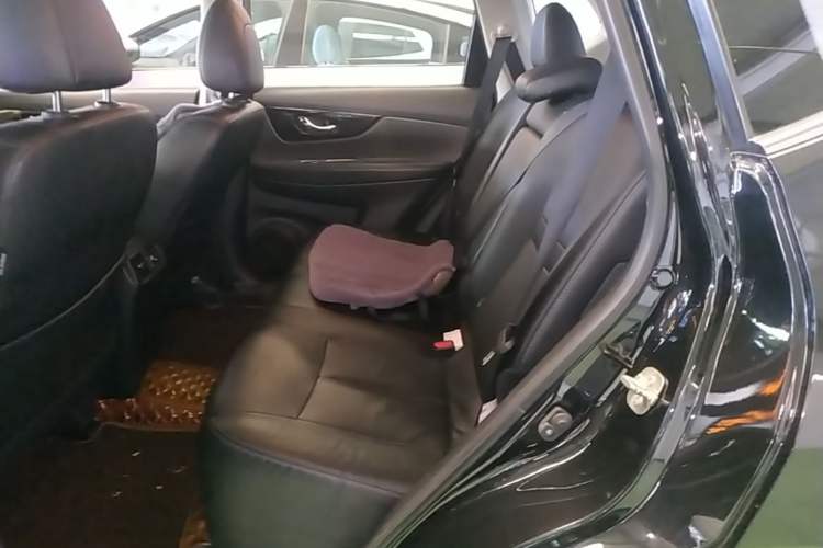 Used Nissan X-Trail 2019 2.0L CVT Smart Connect Comfort Edition 2WD Left Rear Seat