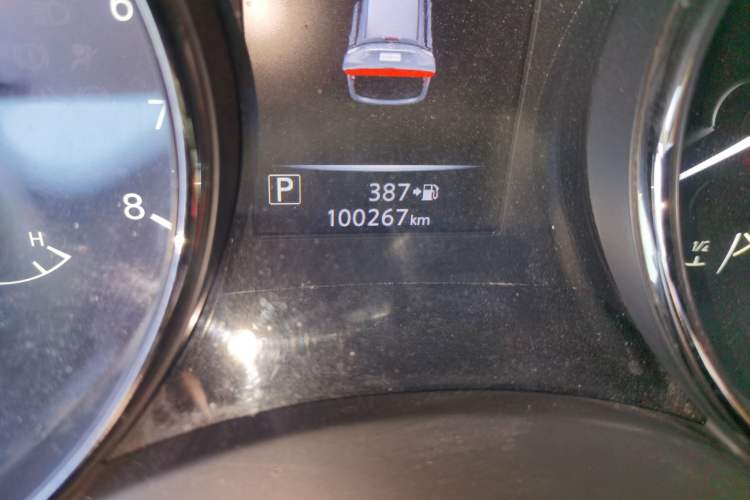 Used Nissan X-Trail 2019 2.0L CVT Smart Connect Comfort Edition 2WD Odometer Close Up