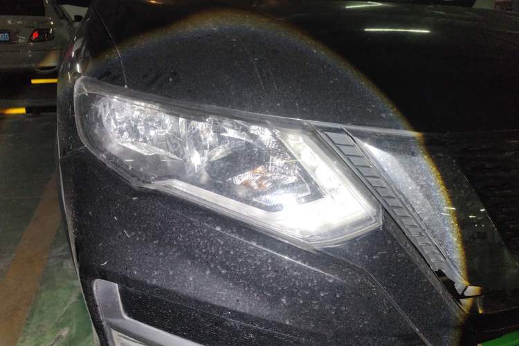 Used Nissan X-Trail 2019 2.0L CVT Smart Connect Comfort Edition 2WD Right Front Headlight