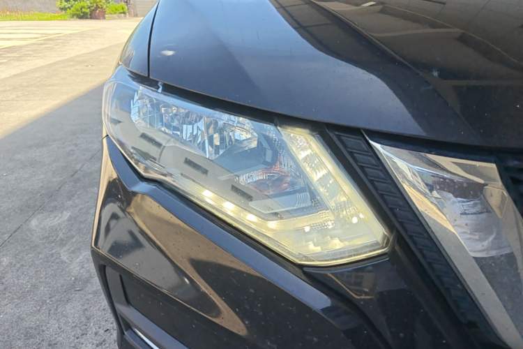 Used Nissan X-Trail 2019 2.0L CVT Comfort Edition 2WD Right Front Headlight