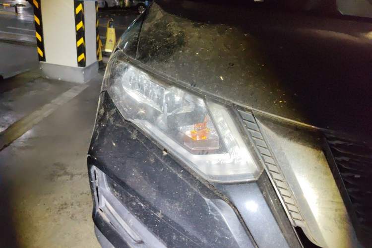 Used Nissan X-Trail 2019 2.0L CVT Smart Connect Comfort Edition 2WD Right Front Headlight