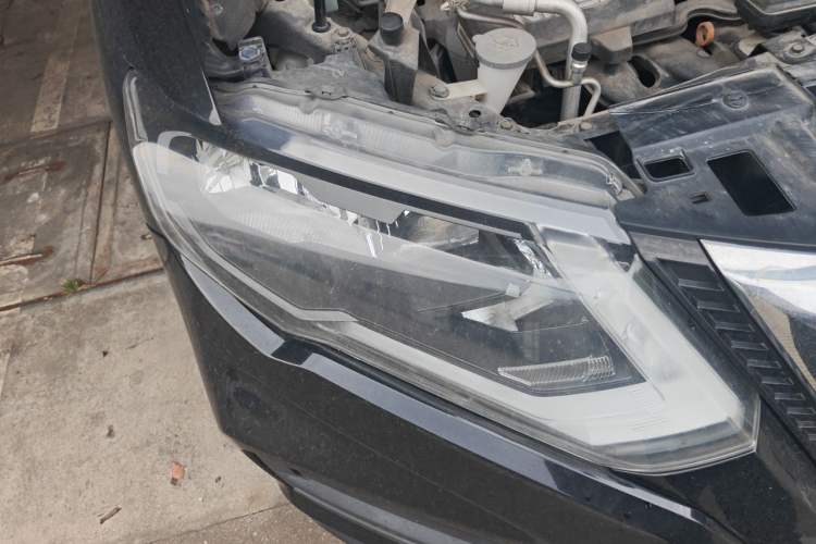 Used Nissan X-Trail 2019 2.0L CVT Comfort Edition 2WD Right Front Headlight