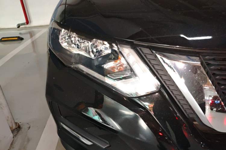 Used Nissan X-Trail 2019 2.0L CVT Smart Connect Comfort Edition 2WD Right Front Headlight