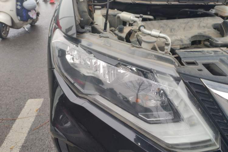 Used Nissan X-Trail 2019 2.0L CVT Smart Connect Comfort Edition 2WD Right Front Headlight