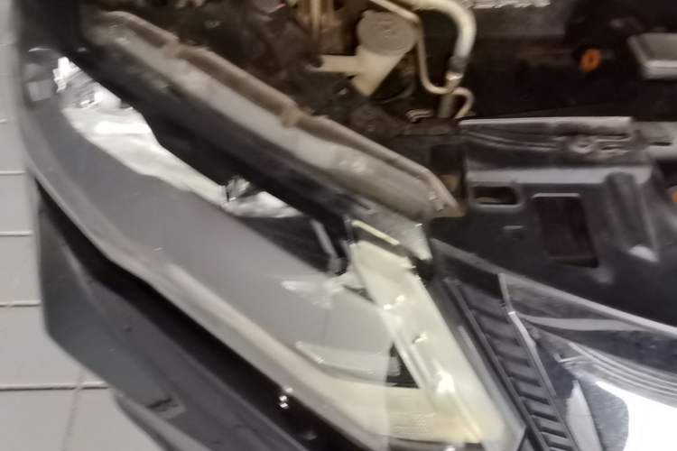 Used Nissan X-Trail 2019 2.0L CVT Smart Connect Comfort Edition 2WD Right Front Headlight