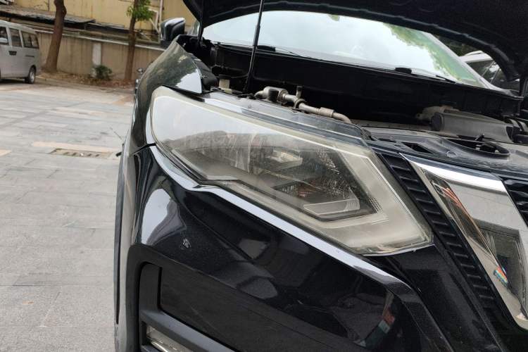 Used Nissan X-Trail 2019 2.0L CVT Smart Connect Comfort Edition 2WD Right Front Headlight