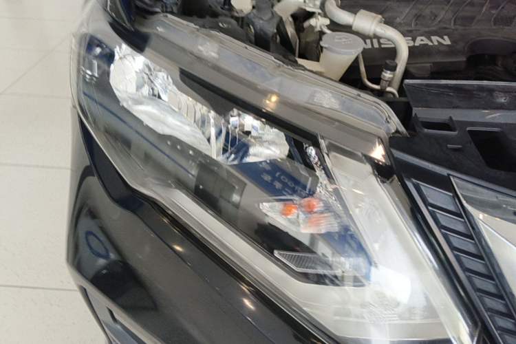 Used Nissan X-Trail 2019 2.0L CVT Smart Connect Comfort Edition 2WD Right Front Headlight