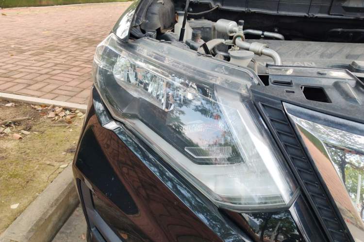 Used Nissan X-Trail 2019 2.0L CVT Smart Connect Comfort Edition 2WD Right Front Headlight