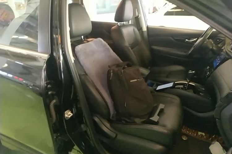 Used Nissan X-Trail 2019 2.0L CVT Smart Connect Comfort Edition 2WD Right Front Seat