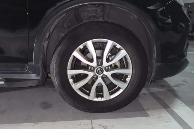 Used Nissan X-Trail 2019 2.0L CVT Comfort Edition 2WD Right Front Wheel Hub