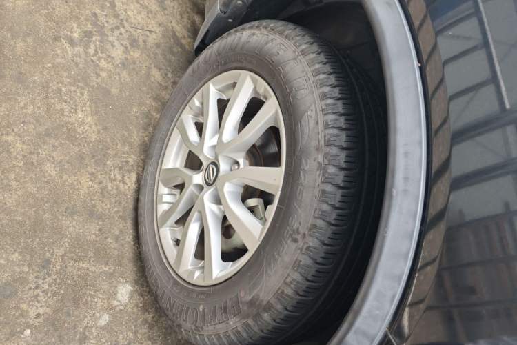 Used Nissan X-Trail 2019 2.0L CVT Comfort Edition 2WD Right Front Wheel Hub