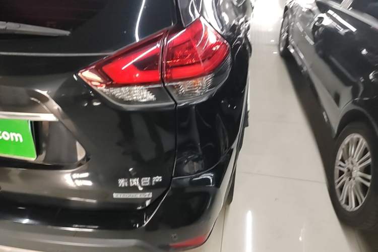 Used Nissan X-Trail 2019 2.5L CVT Smart Connect Luxury Edition 4WD Right Rear Taillight