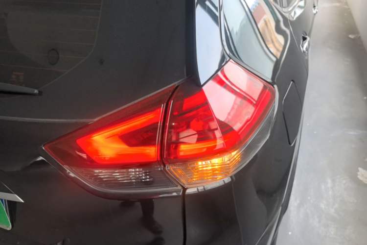 Used Nissan X-Trail 2019 2.0L CVT Smart Connect Comfort Edition 2WD Right Rear Taillight