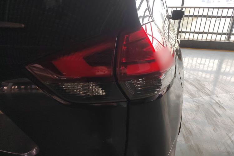 Used Nissan X-Trail 2019 2.0L CVT Smart Connect Comfort Edition 2WD Right Rear Taillight